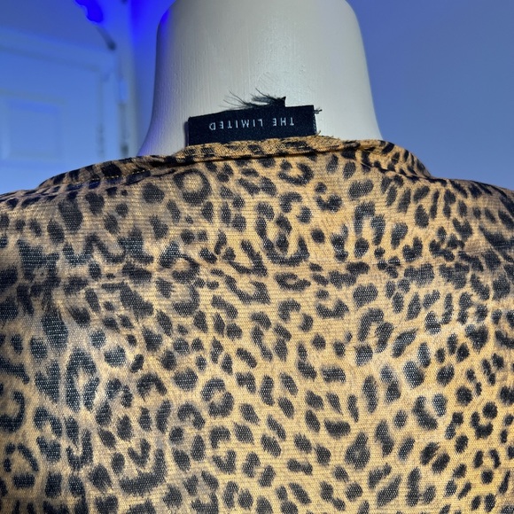 Leopard Blouse 🐆 - Picture 5 of 5
